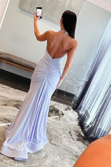 Robe de bal longue sirène en satin lilas clair avec perles et col licou Roycebridal