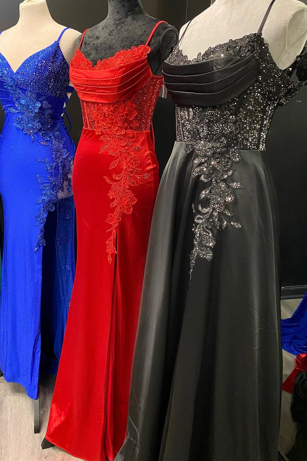 Casey| Langes Meerjungfrauenkleid mit Spaghettiträgern und Schlitz