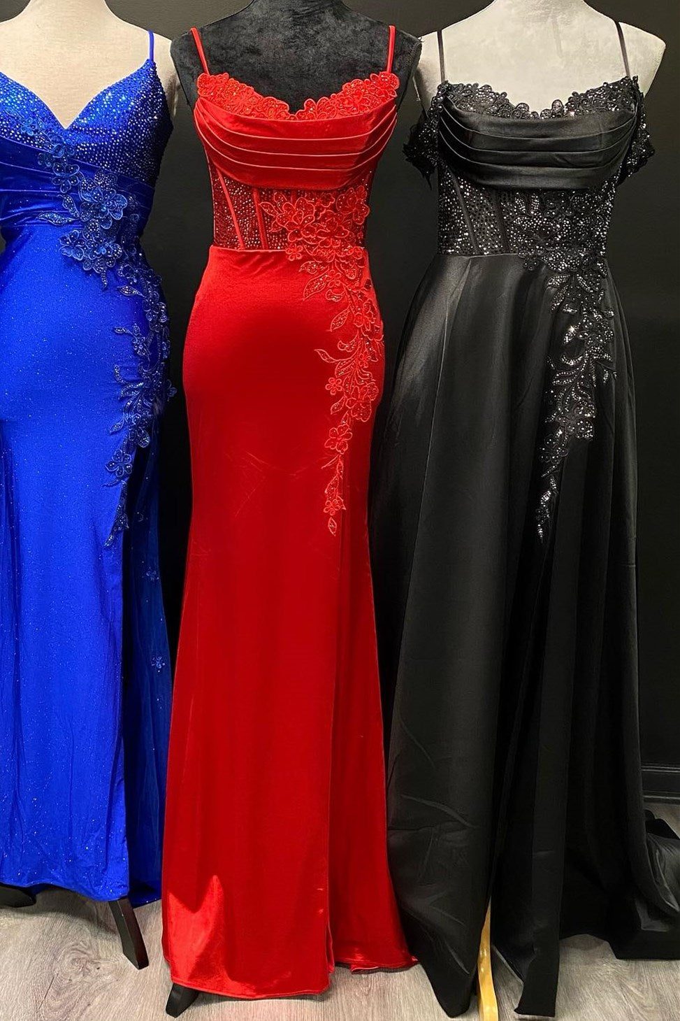 Casey| Langes Meerjungfrauenkleid mit Spaghettiträgern und Schlitz