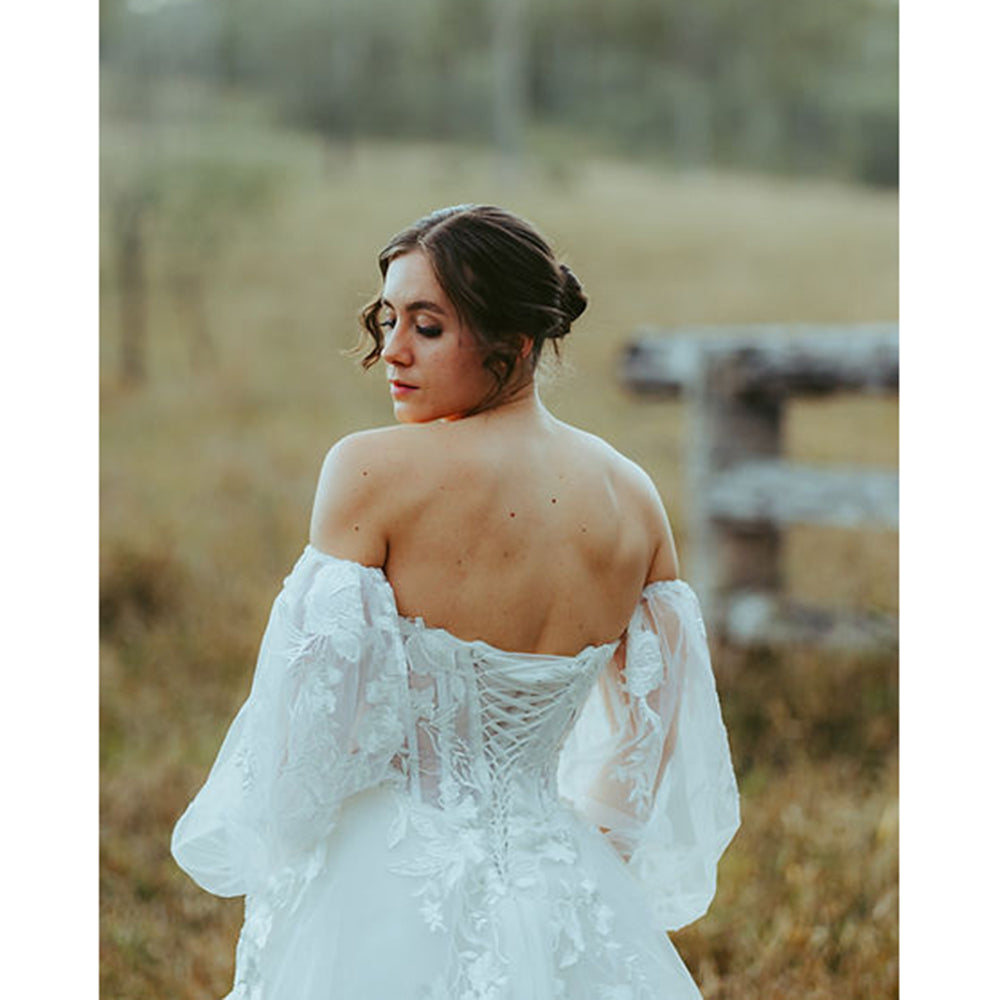 Sexy Split Sweetheart Neck Off the Shoulder Puff Sleeve Back Lace Up Appliques Tulle A Line Gothic Black Wedding Dress