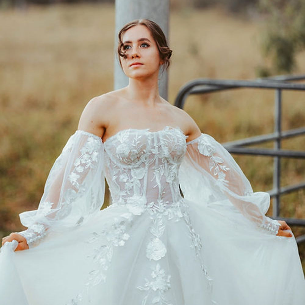 Sexy Split Sweetheart Neck Off the Shoulder Puff Sleeve Back Lace Up Appliques Tulle A Line Gothic Black Wedding Dress