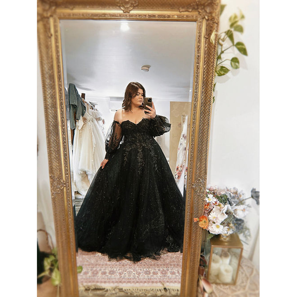 Sexy Split Sweetheart Neck Off the Shoulder Puff Sleeve Back Lace Up Appliques Tulle A Line Gothic Black Wedding Dress