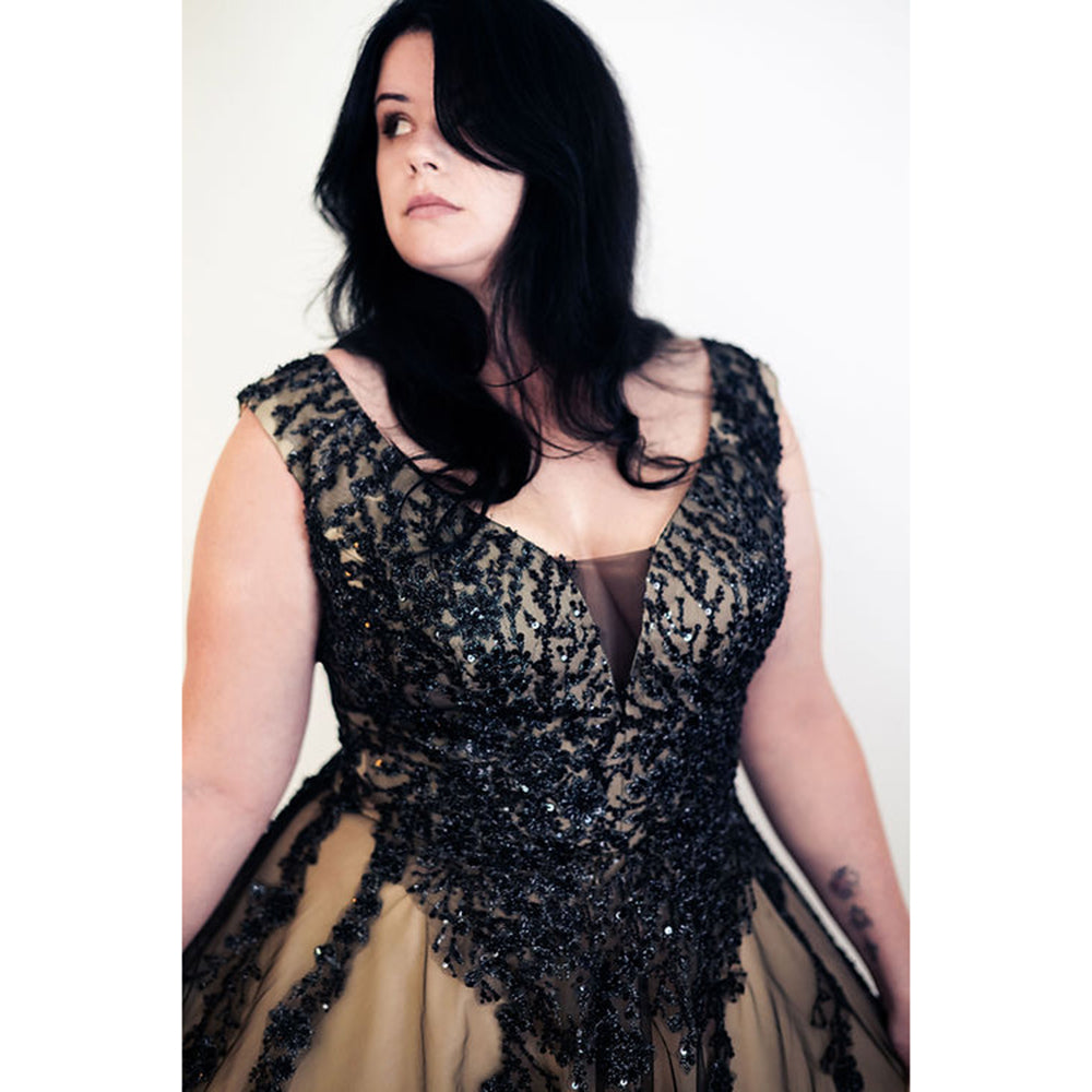 V Neck Off the Shoulder Open Back Lace Up Appliques Tulle A Line Gothic Black Wedding Dress
