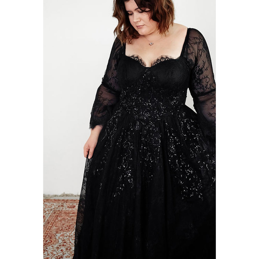 Elegant Sweetheart Neck Long Flare Sleeve Back Lace Up Full Lace A Line Gothic Black Wedding Dress