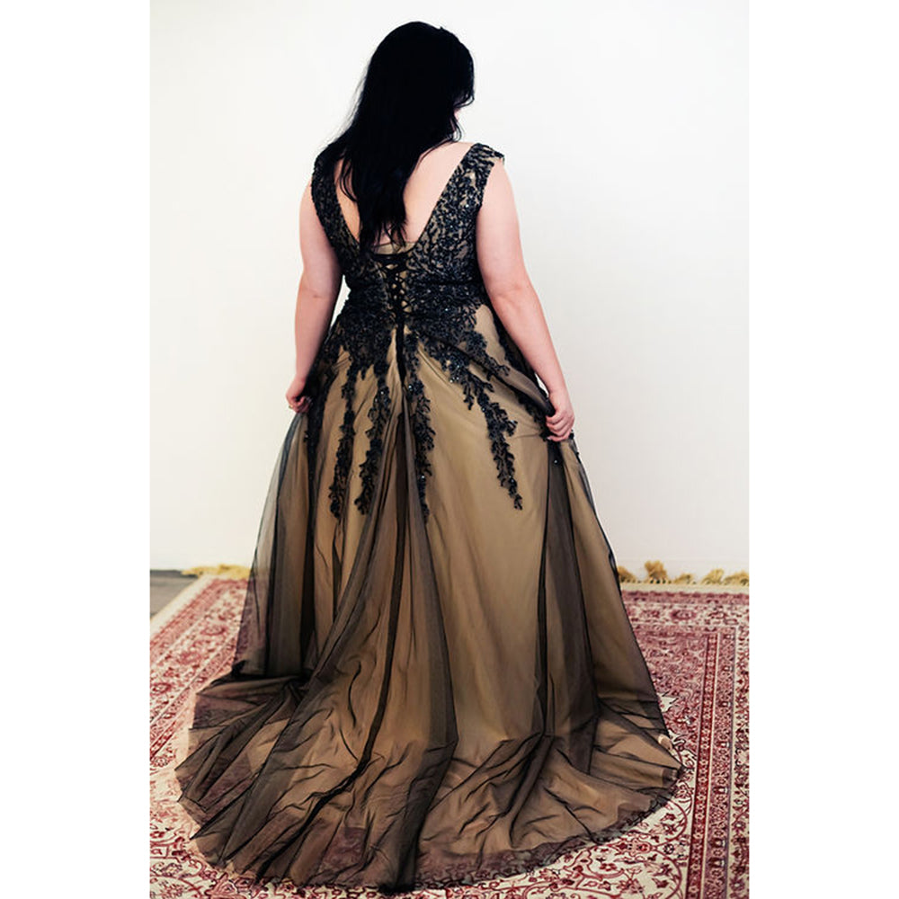 V Neck Off the Shoulder Open Back Lace Up Appliques Tulle A Line Gothic Black Wedding Dress