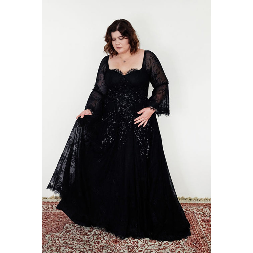 Elegant Sweetheart Neck Long Flare Sleeve Back Lace Up Full Lace A Line Gothic Black Wedding Dress