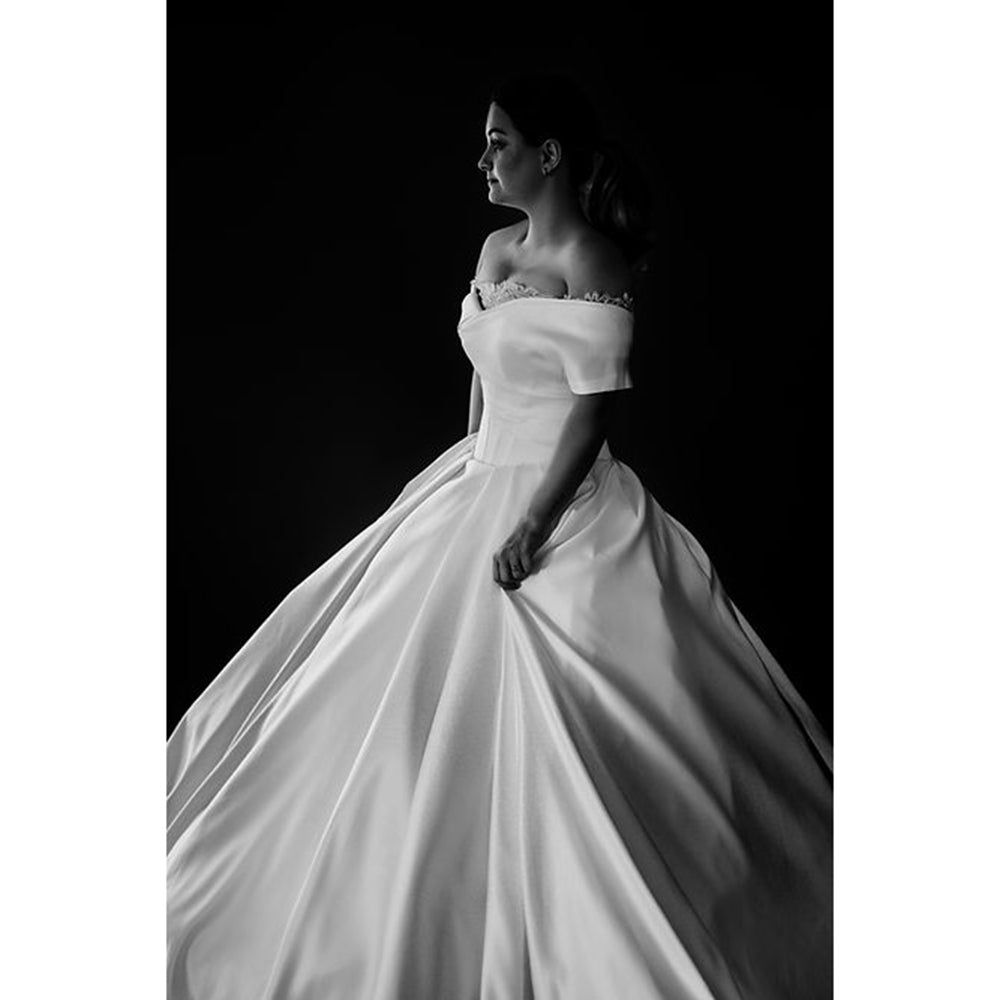 Sexy Lace Strapless Neck Off the Shoulder Short Sleeve Back Lace Up Satin A Line Gothic Black Wedding Dress