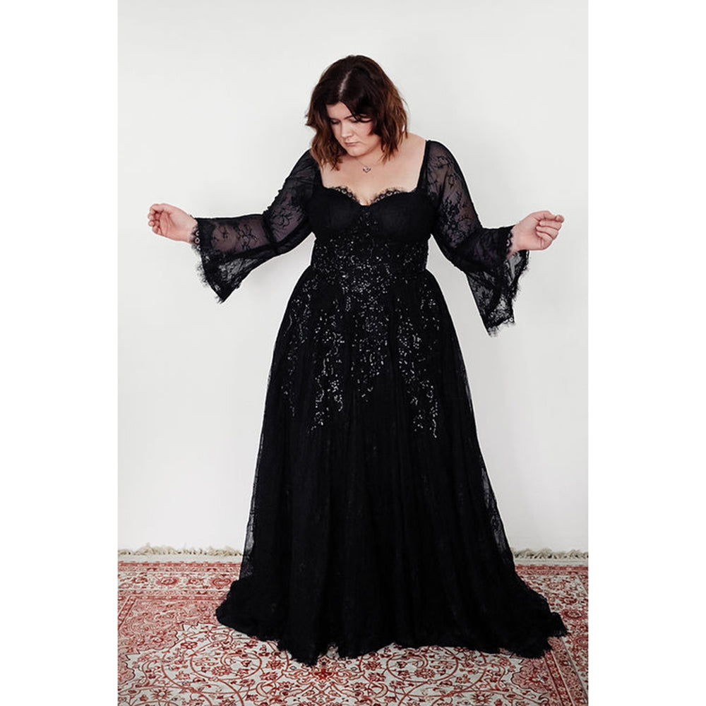 Elegant Sweetheart Neck Long Flare Sleeve Back Lace Up Full Lace A Line Gothic Black Wedding Dress