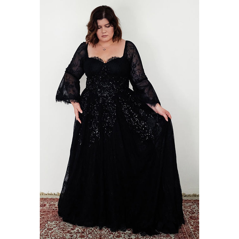 Elegant Sweetheart Neck Long Flare Sleeve Back Lace Up Full Lace A Line Gothic Black Wedding Dress