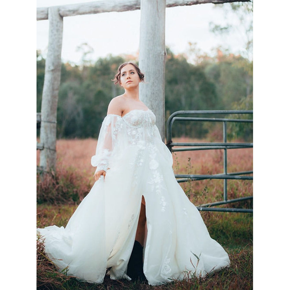 Sexy Split Sweetheart Neck Off the Shoulder Puff Sleeve Back Lace Up Appliques Tulle A Line Gothic Black Wedding Dress