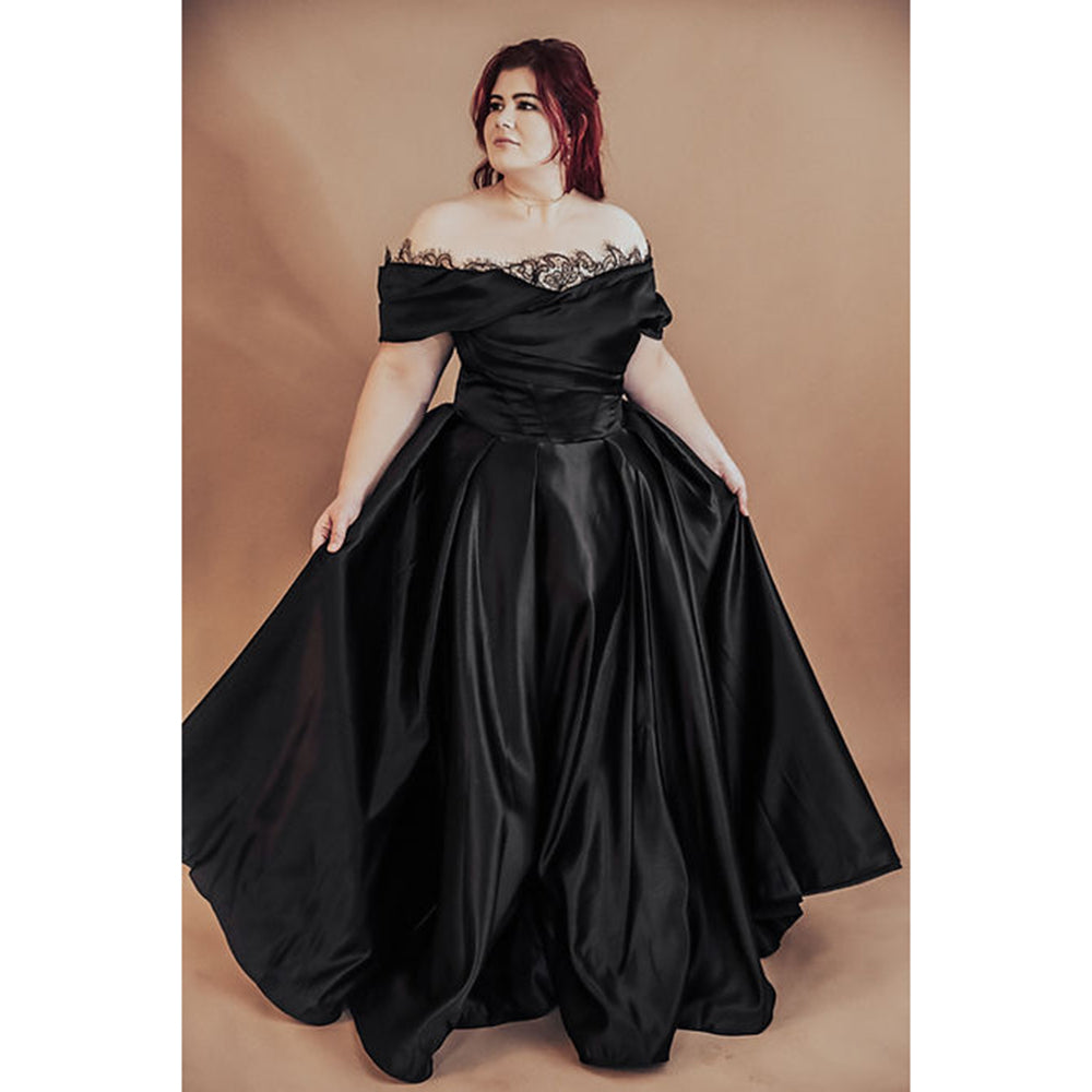 Sexy Lace Strapless Neck Off the Shoulder Short Sleeve Back Lace Up Satin A Line Gothic Black Wedding Dress