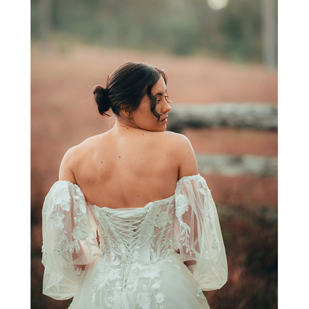 Sexy Split Sweetheart Neck Off the Shoulder Puff Sleeve Back Lace Up Appliques Tulle A Line Gothic Black Wedding Dress