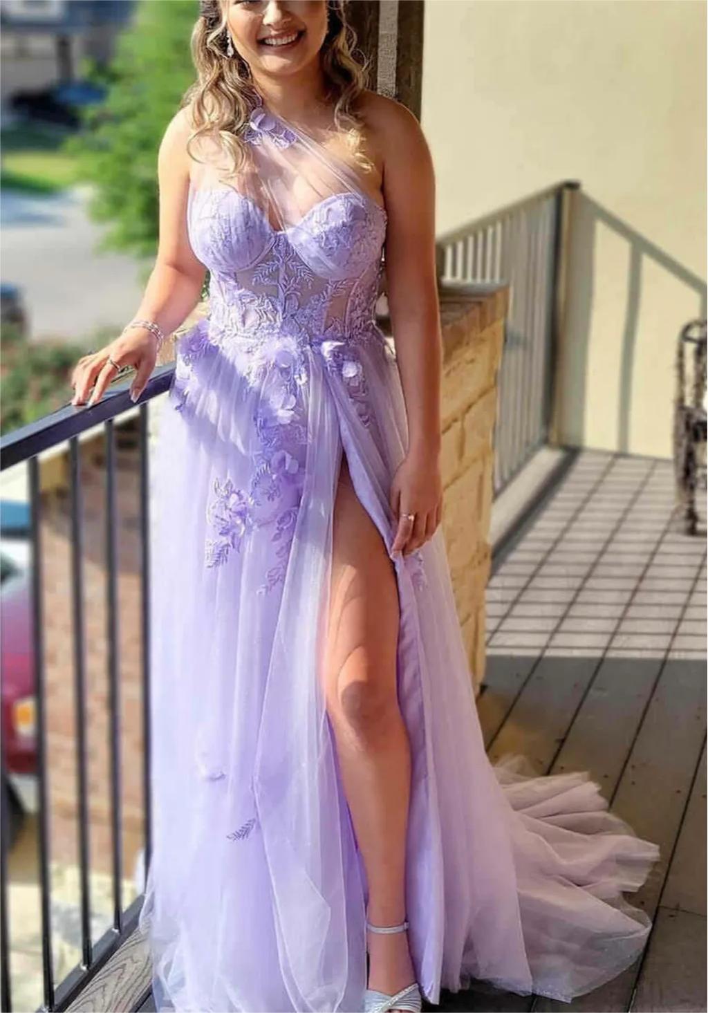 Roycebridal A-Linie One-Shoulder-Ballkleid in Schwarz mit Applikationen