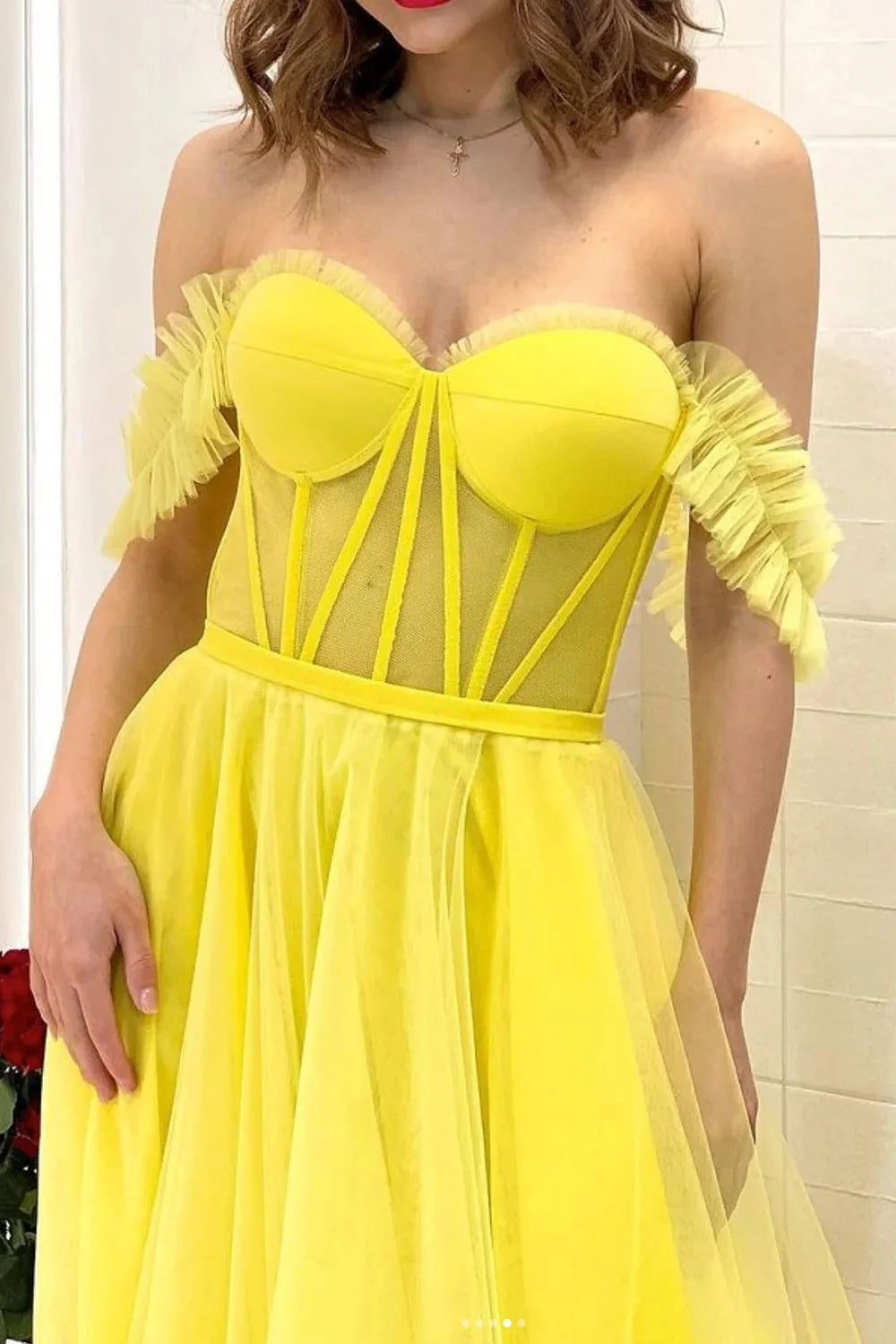 Roycebridal Lexie | Robe de bal trapèze jaune à épaules dénudées et corset
