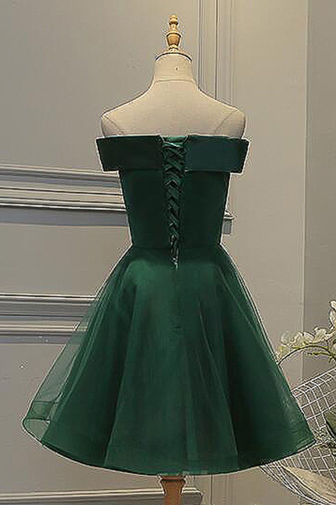 Dunkelgrünes trägerloses A-Linien-Abendkleid aus Tüll mit Applikationen