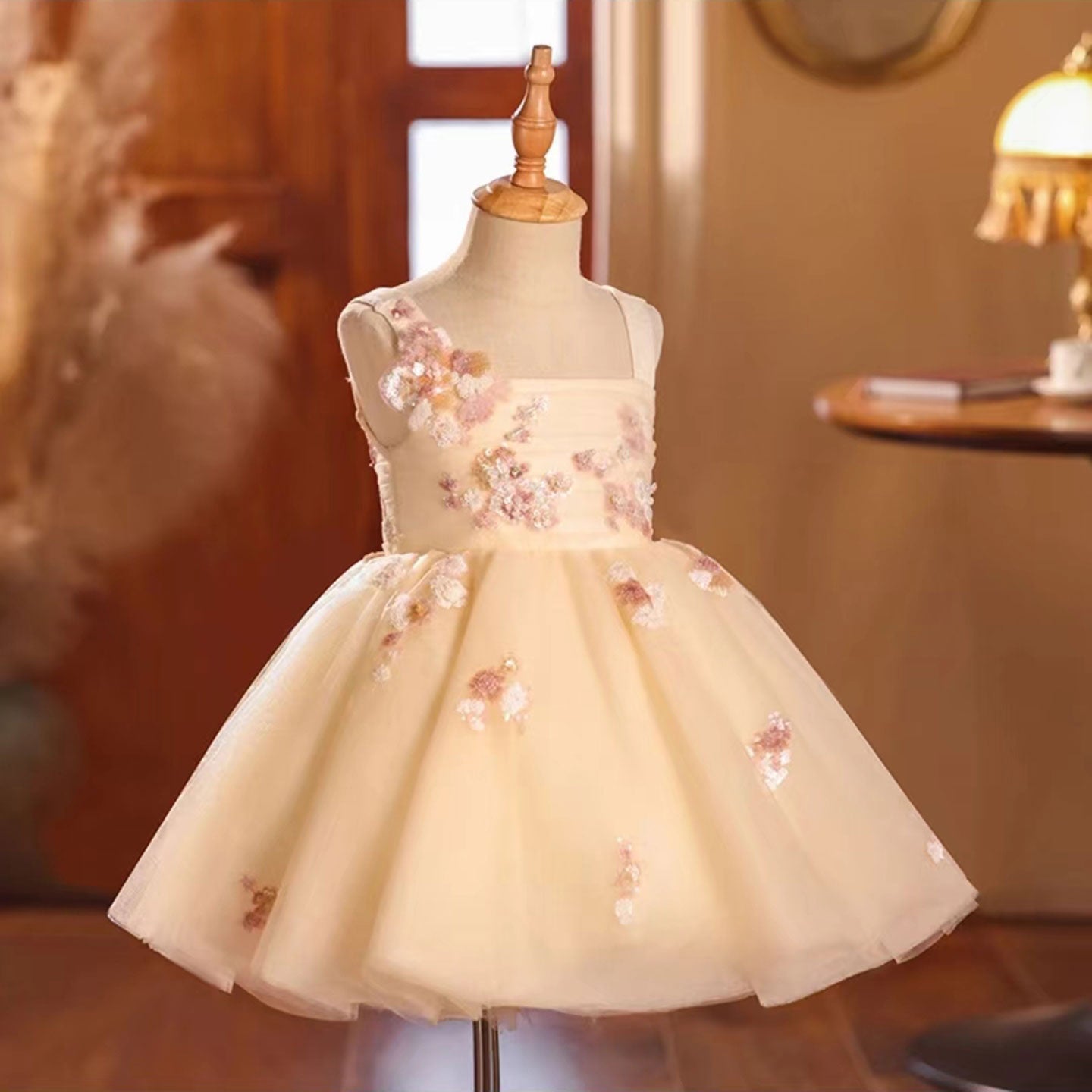 Roycebridal Elegant Champagne Girl Dress Square Collar Dubai Kids Princess Birthday Wedding Party Child Holiday Pageant Gown J056