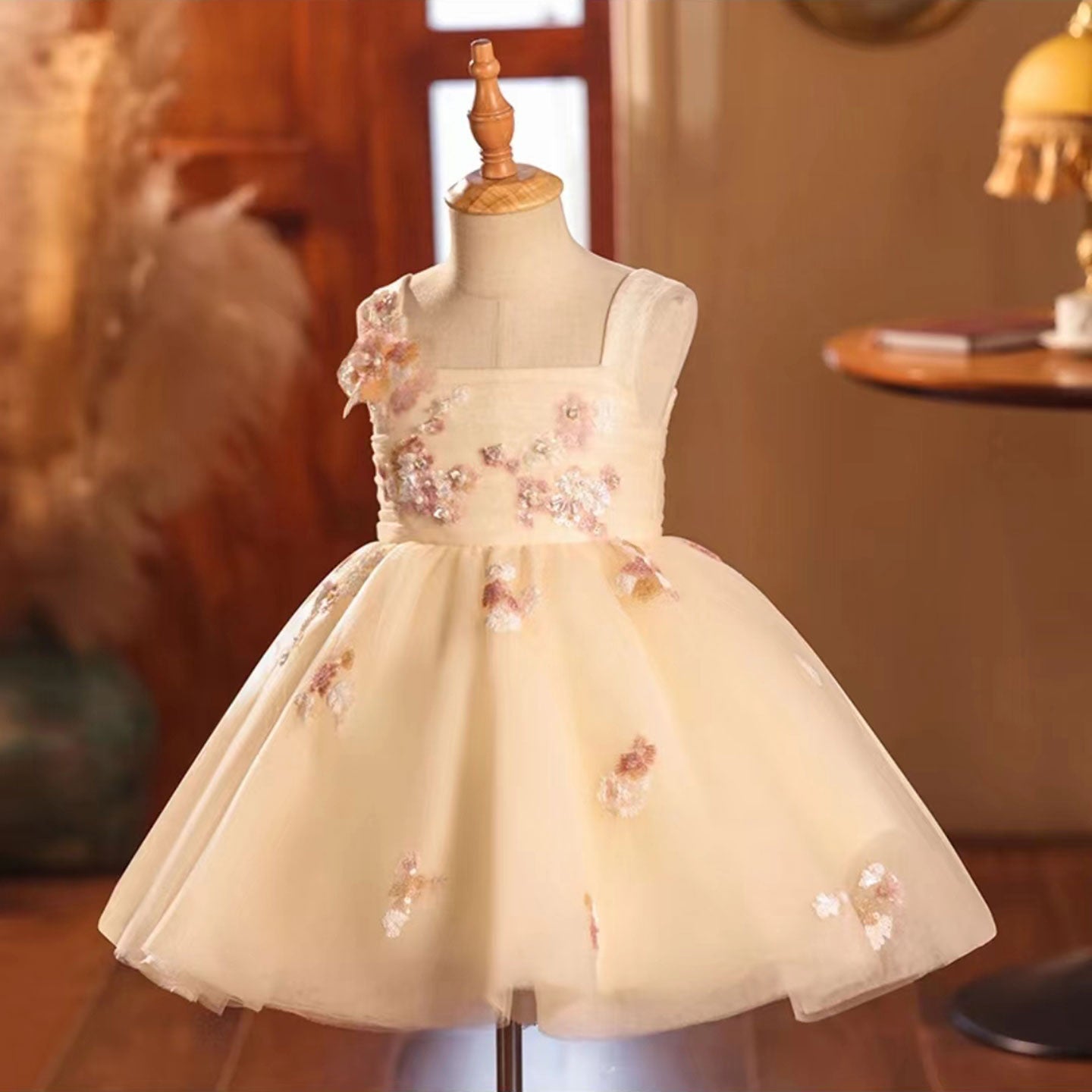 Roycebridal Elegant Champagne Girl Dress Square Collar Dubai Kids Princess Birthday Wedding Party Child Holiday Pageant Gown J056