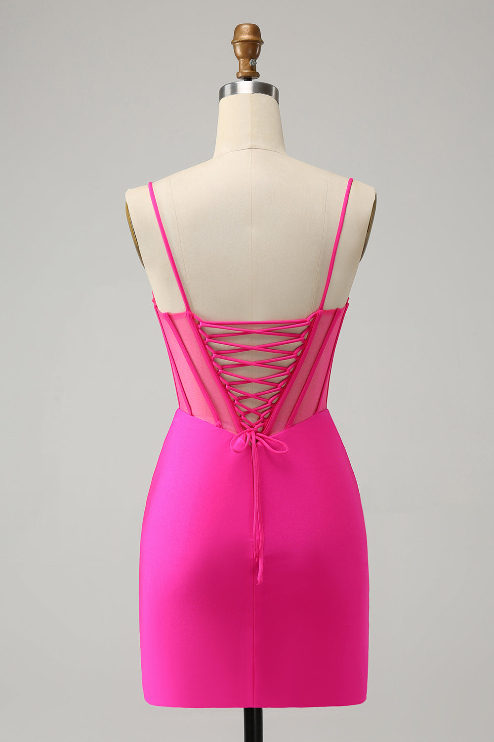 Stilvolles lilafarbenes, figurbetontes, kurzes Homecoming-Kleid mit Perlenbesatz und Schnürung am Rücken