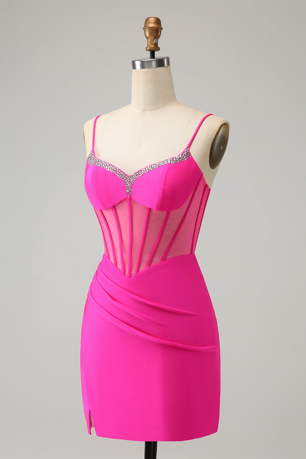 Stilvolles lilafarbenes, figurbetontes, kurzes Homecoming-Kleid mit Perlenbesatz und Schnürung am Rücken