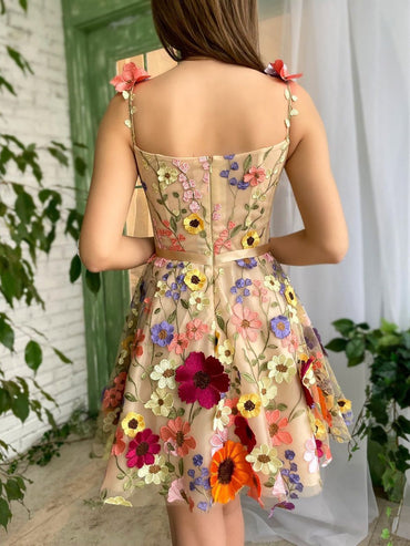 Sophie | Robe courte trapèze à fleurs 3D