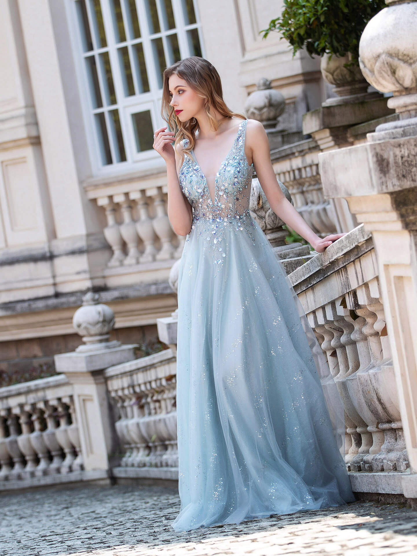 Roycebridal A-line Tulle V-neck Luxurious Sexy Formal Evening Dresses Sleeveless Floor Length