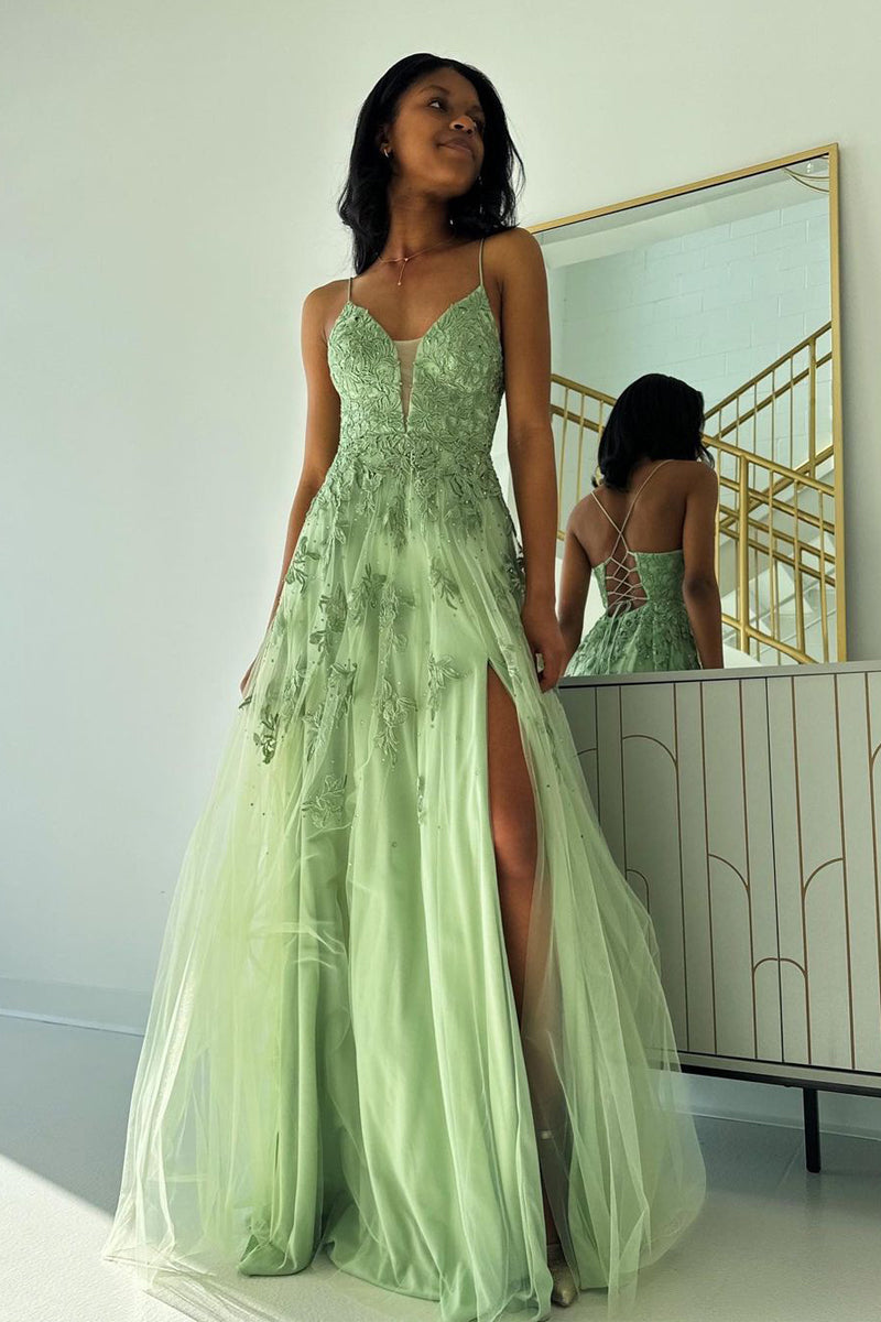 Robe de bal longue trapèze en tulle vert sauge à col en V et appliqués