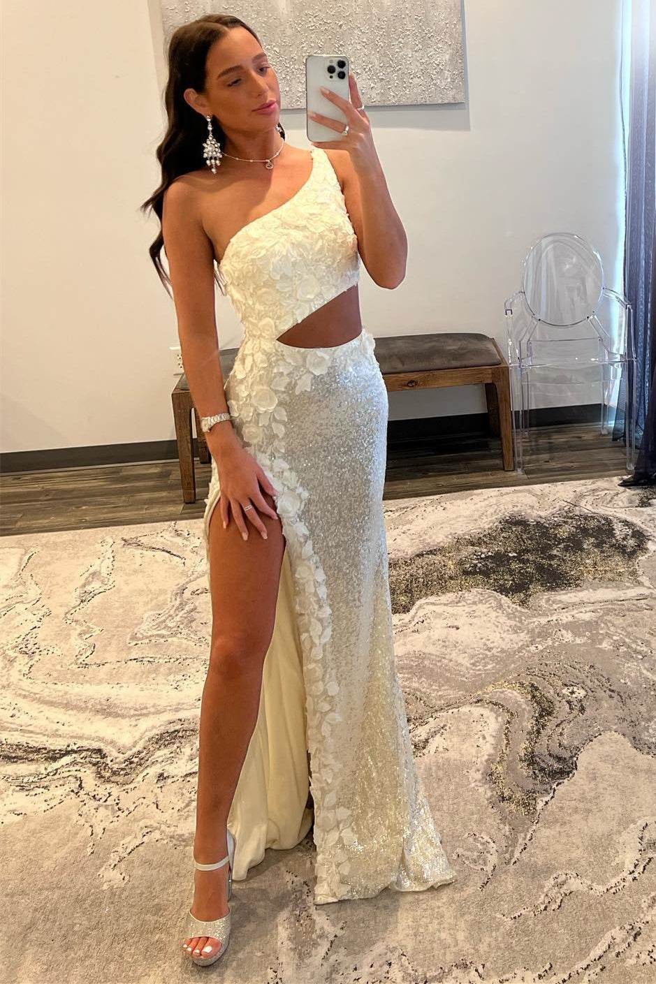 Roycebridal Gracelyn |Etuikleid mit One-Shoulder-Träger, Pailletten und 3D-Applikationen
