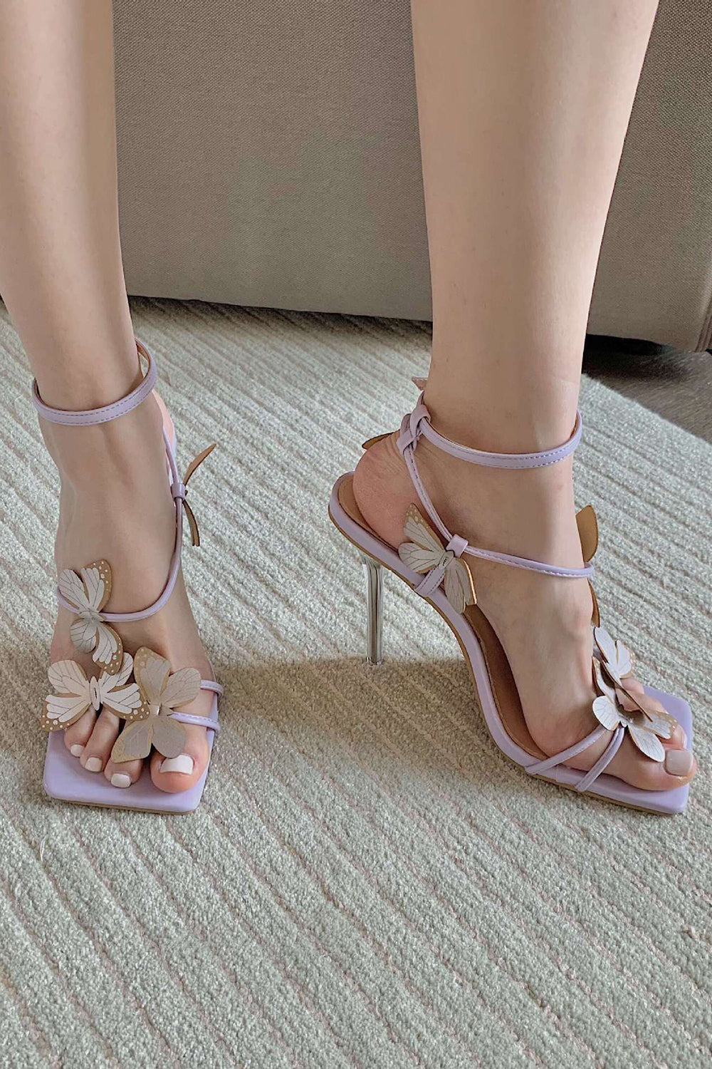 Talon aiguille haut papillon à brides croisées