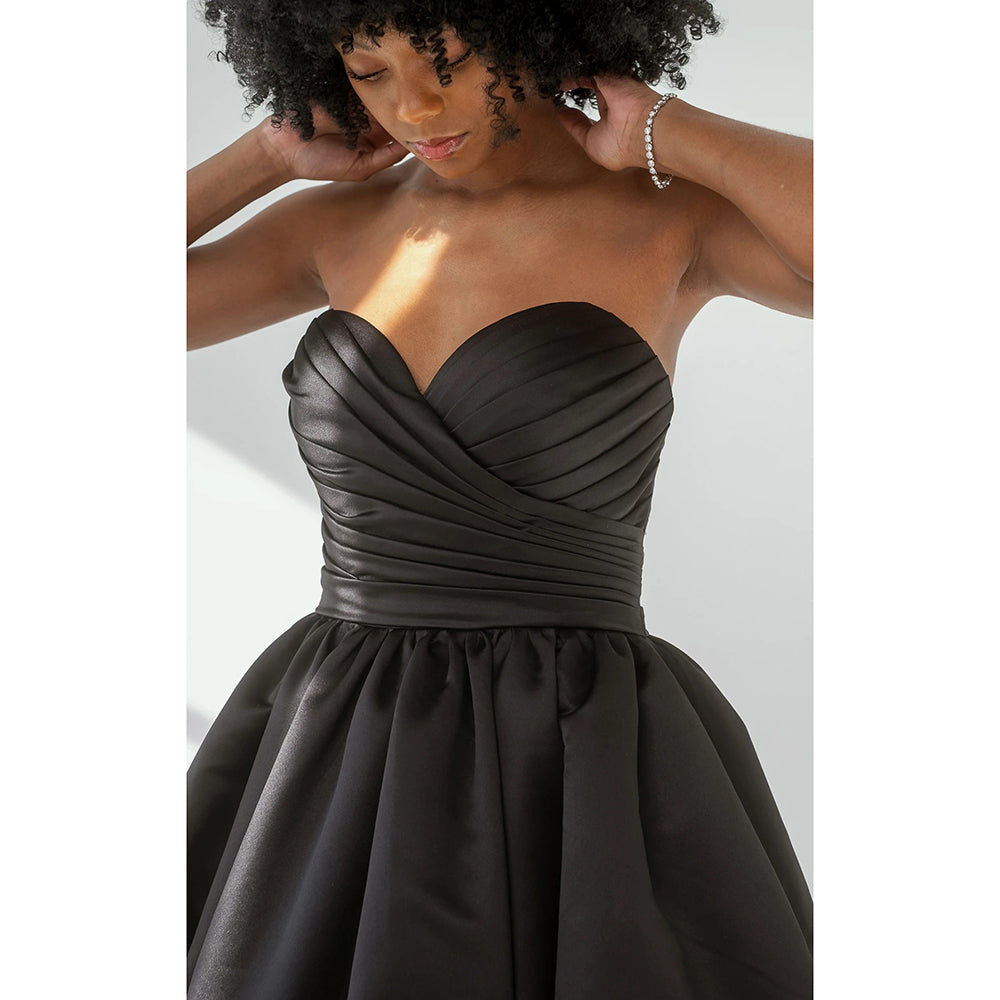 Classic Gothic Black Wedding Dresses Satin Ballgown with Strapless Sweetheart Neckline
