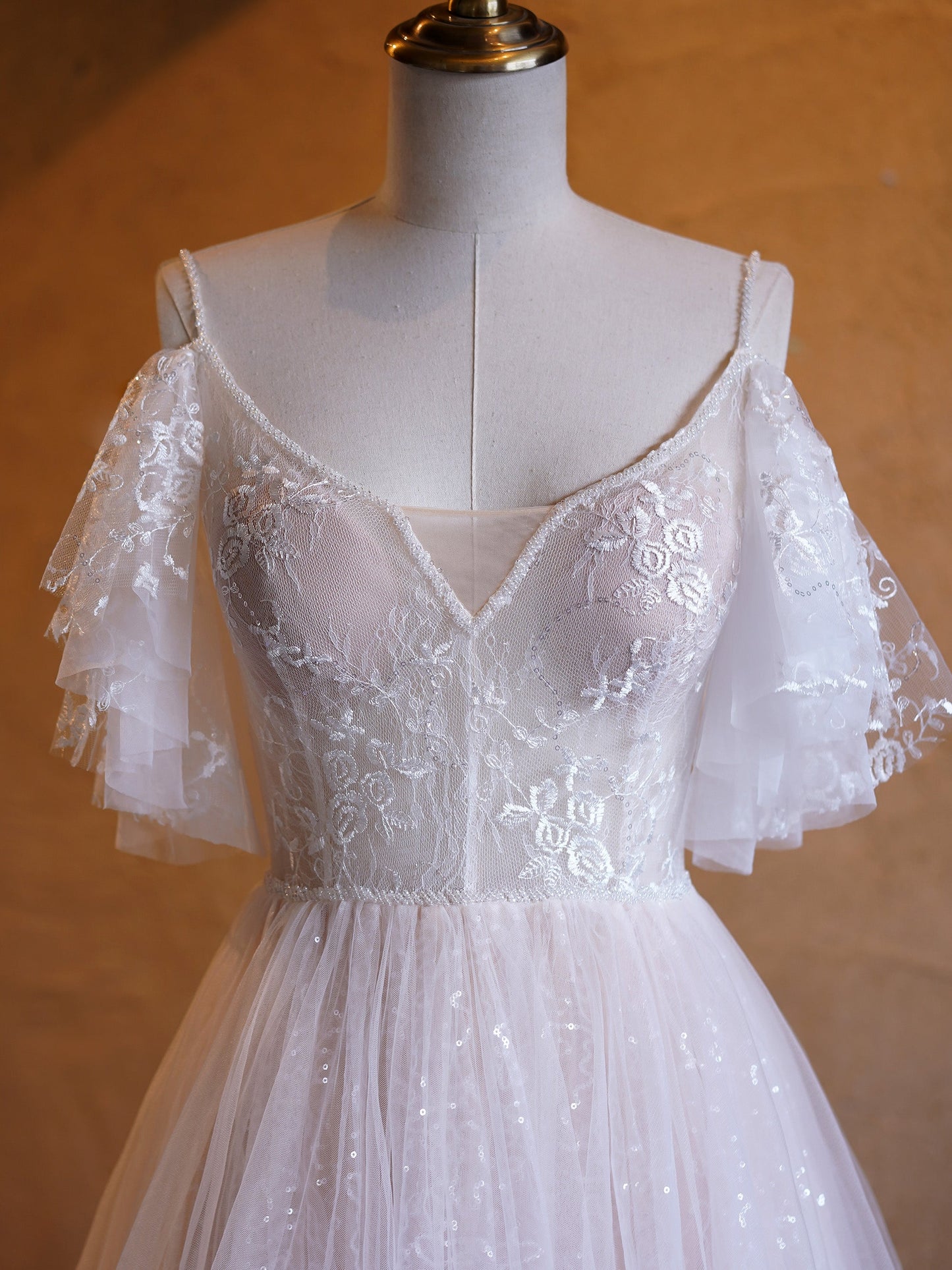 Roycebridal A-line V-neck Pearl Embellished Tulle Lace Floor Length Prom Dresses