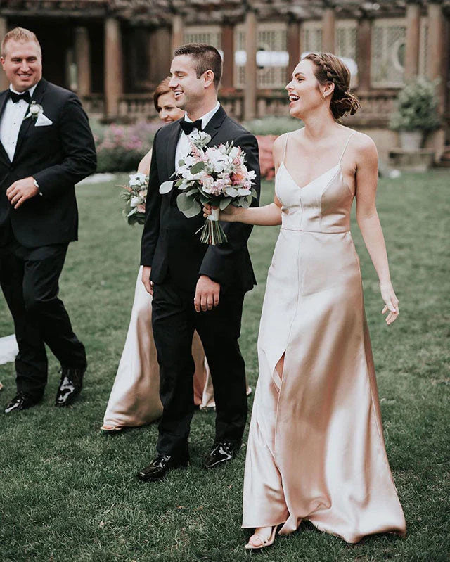 Elegante Champagner Hochzeitsgastkleider Etuikleid Seidensatin Brautjungfernkleider