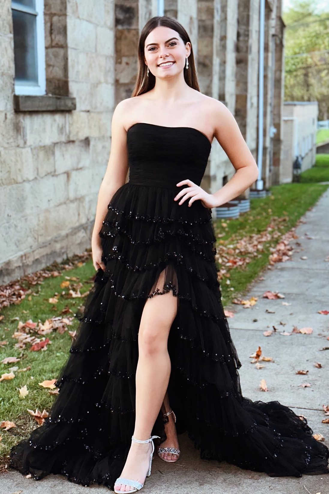 Roycebridal Braelyn | Hellblaues trägerloses Ballkleid aus mehrlagigem Tüll mit Pailletten