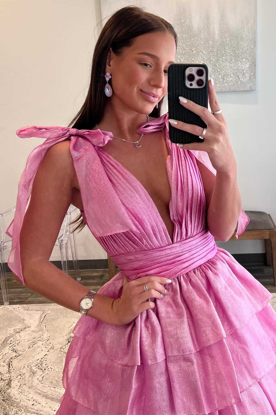 Roycebridal August | Rosa Ballkleid mit glitzernden Trägern, tiefem Ausschnitt und Stufen