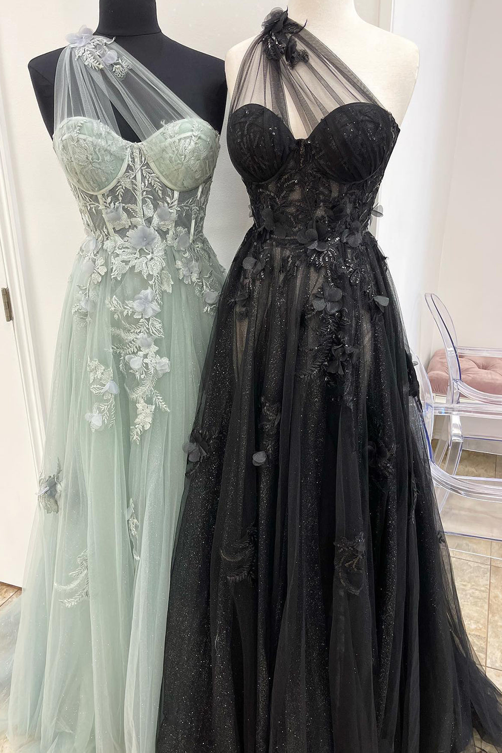 Roycebridal A-Linie One-Shoulder-Ballkleid in Schwarz mit Applikationen