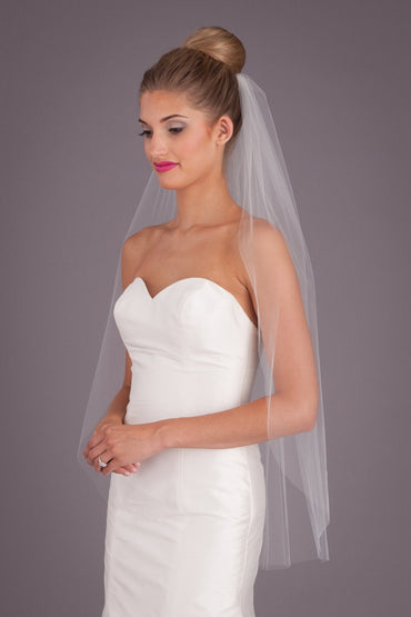 Voile à bords bruts Kennedy Blue Jane de Roycebridal