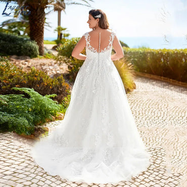 Klassische Brautkleider in Übergröße mit Flügelärmeln und charmantem O-Ausschnitt und rückenfreiem Brautkleid
