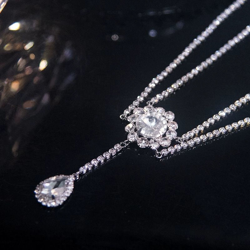 Roycebridal Diamant-Set Halskette Ohrringe Blume Einfache Ohrringe Funkelnde Diamant Wassertropfen