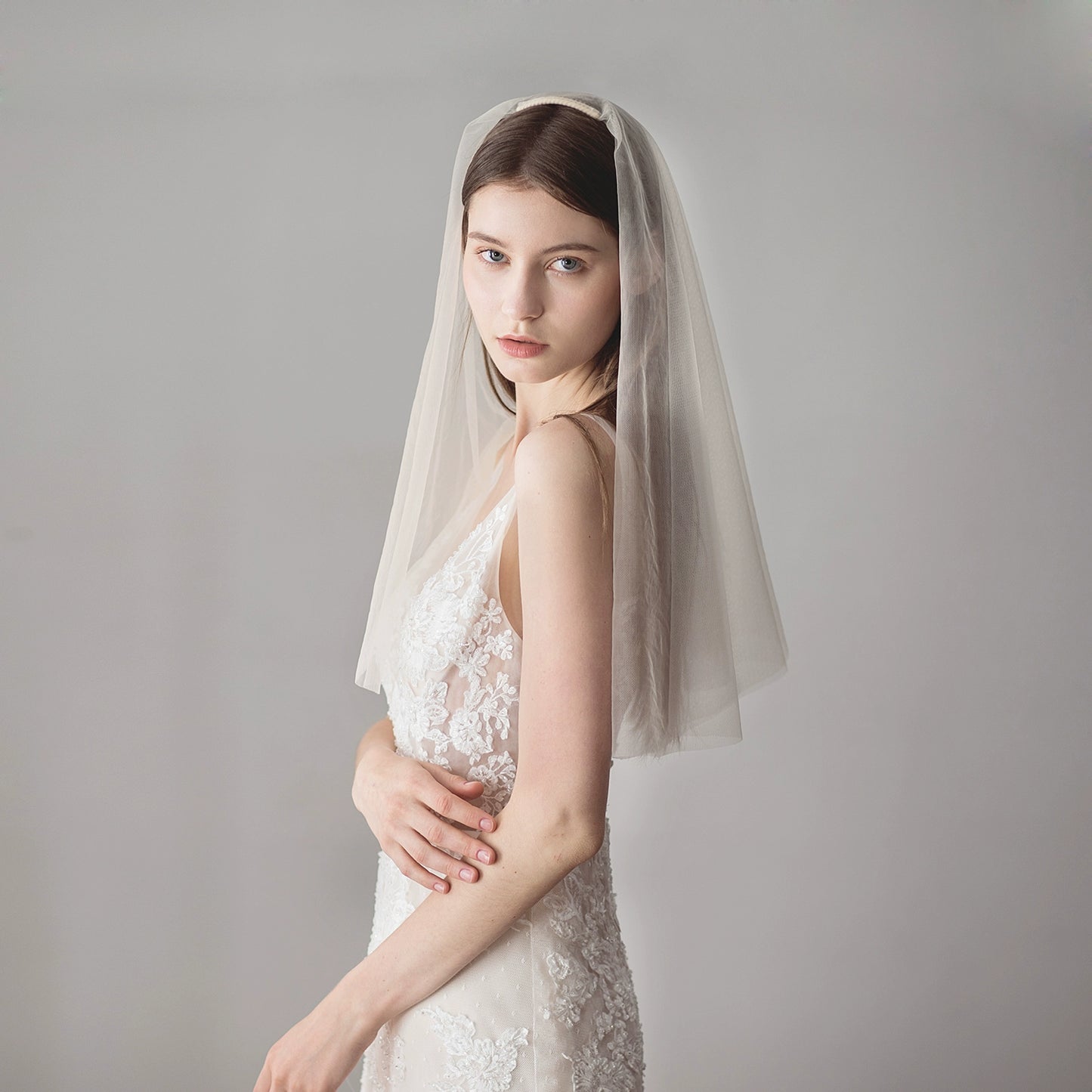 Roycebrial Einfache Kurze Zertifikat Registrierung Weiches Garn Champagner Weiß Brautschleier Hochzeit Retro Licht Hochzeit Kopfschmuck