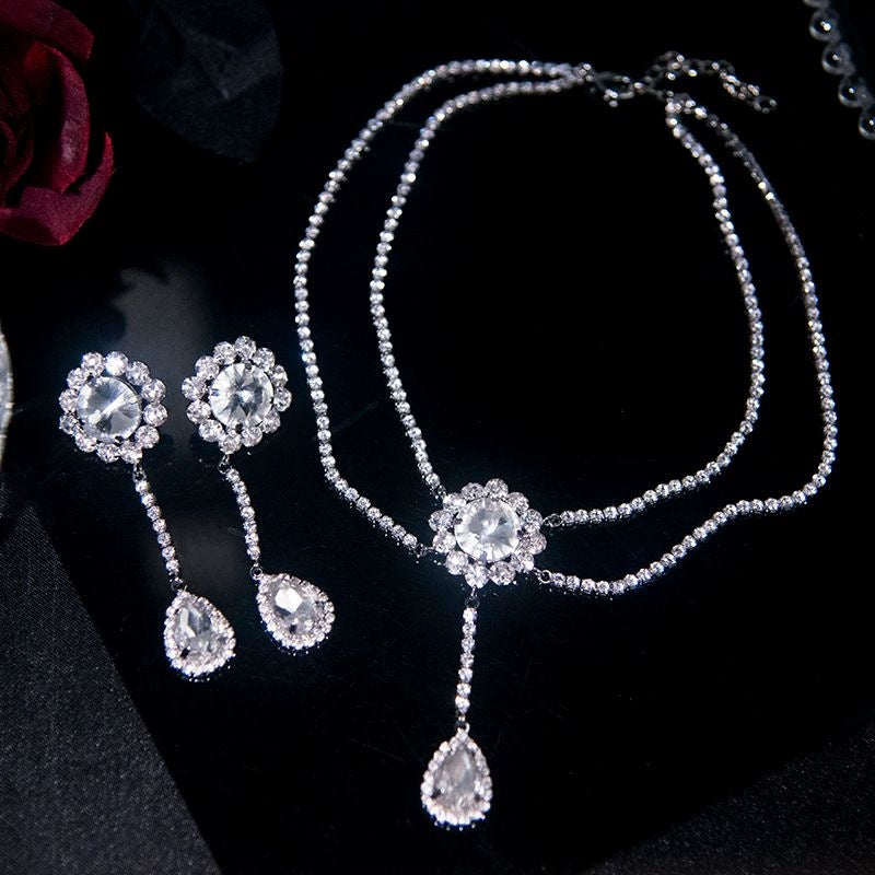 Roycebridal Diamant-Set Halskette Ohrringe Blume Einfache Ohrringe Funkelnde Diamant Wassertropfen