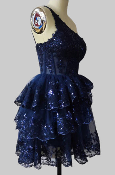 Superbes robes de soirée courtes en dentelle à une épaule