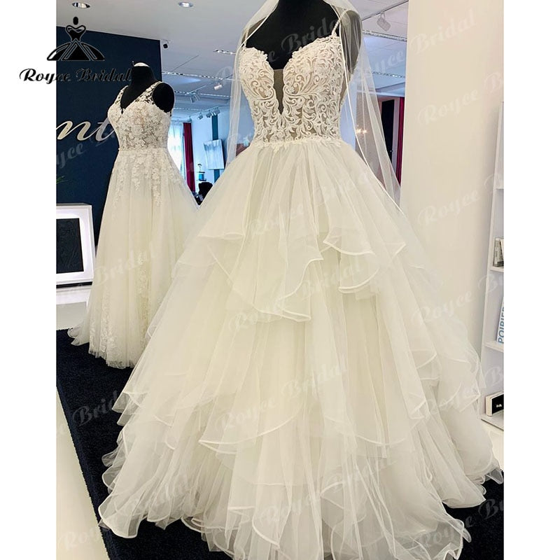Roycebridal Prinzessin A-Linie Spaghettiträger Brautkleid Tiefer V-Ausschnitt Spitzenmieder Boho Strand Perlenstickereien Hochzeitspartykleider Robe De Mariée