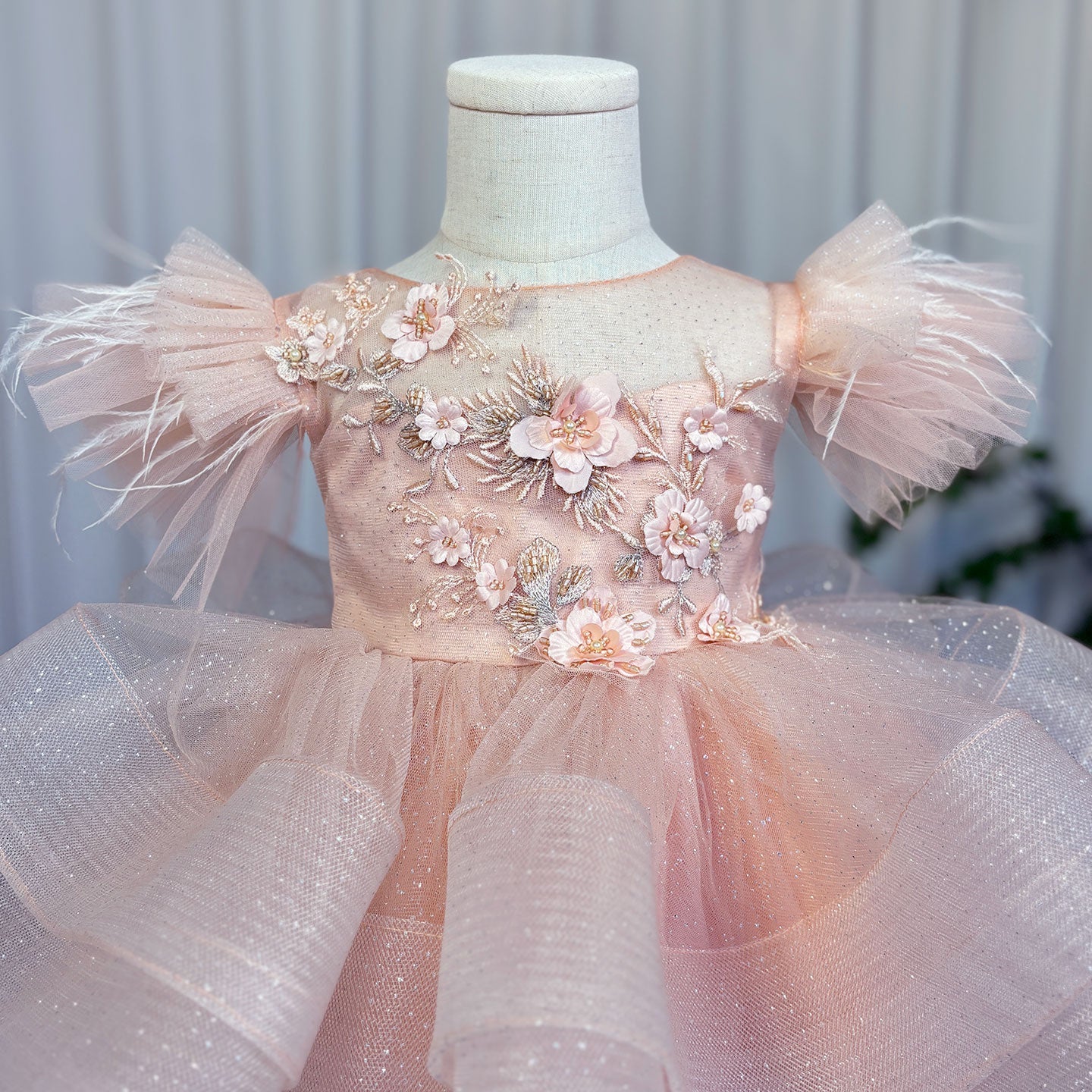 Roycebridal Luxury Pink Baby Flower Girl Dress Feathers Princess Kids Ball Gown for Birthday Wedding Party Holy Communion J144