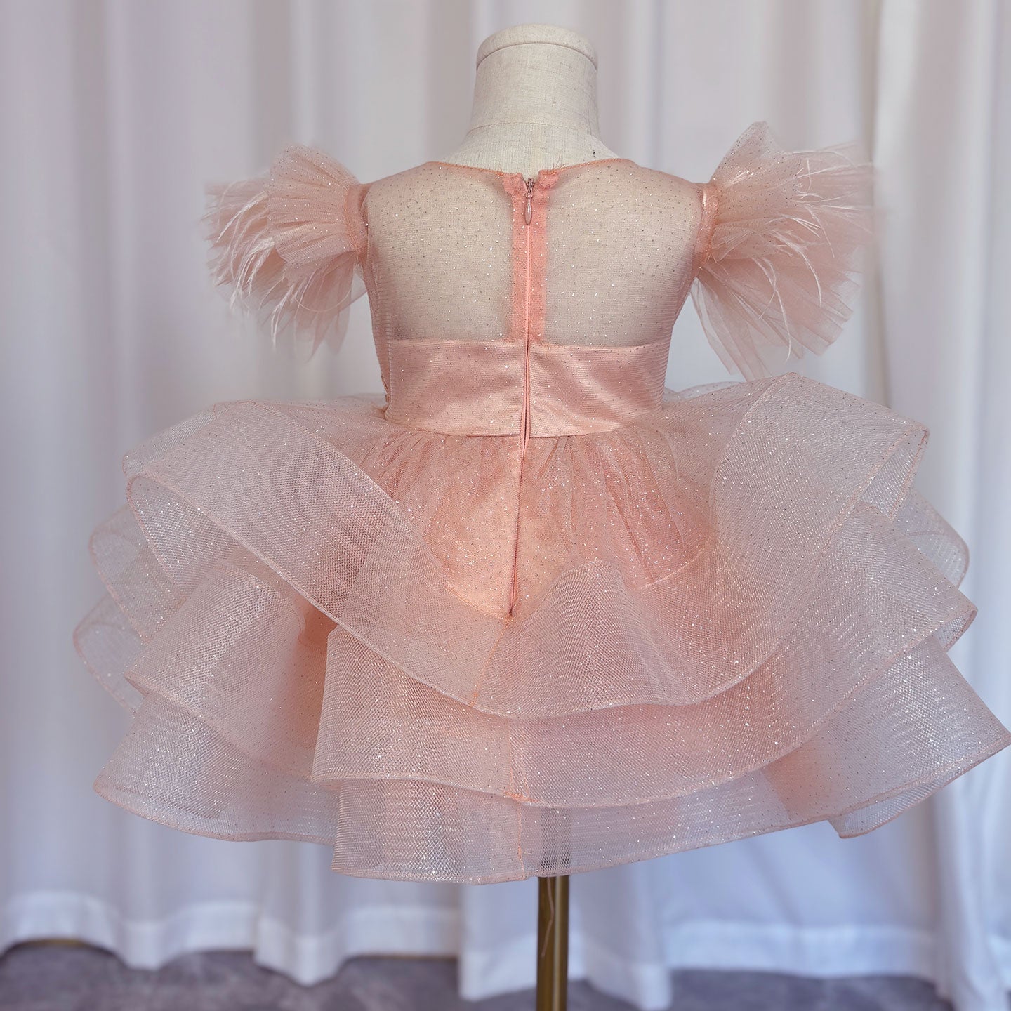 Roycebridal Luxury Pink Baby Flower Girl Dress Feathers Princess Kids Ball Gown for Birthday Wedding Party Holy Communion J144