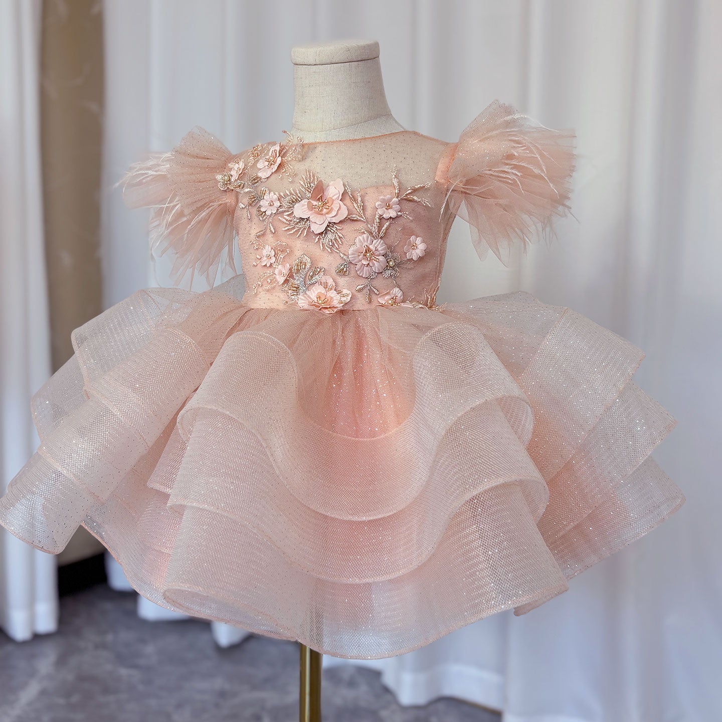 Roycebridal Luxury Pink Baby Flower Girl Dress Feathers Princess Kids Ball Gown for Birthday Wedding Party Holy Communion J144
