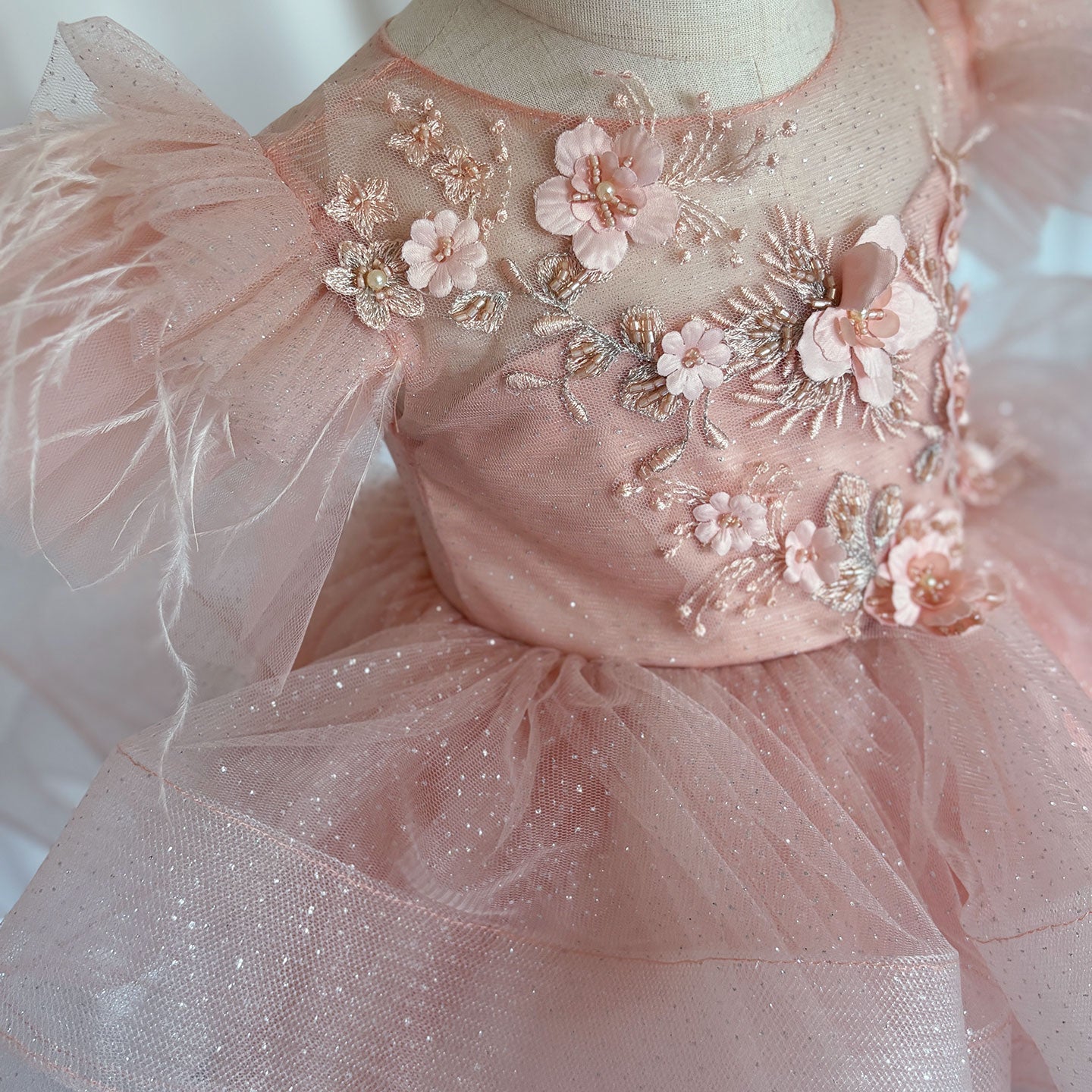 Roycebridal Luxury Pink Baby Flower Girl Dress Feathers Princess Kids Ball Gown for Birthday Wedding Party Holy Communion J144