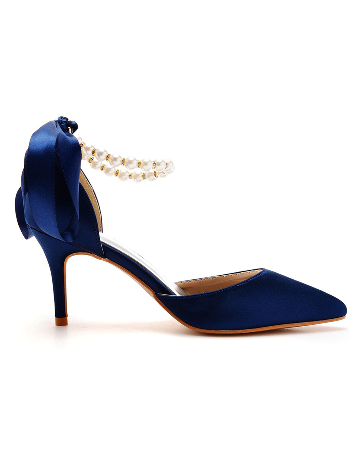 Talons hauts en satin à bout pointu et bride à la cheville avec ruban de perles
