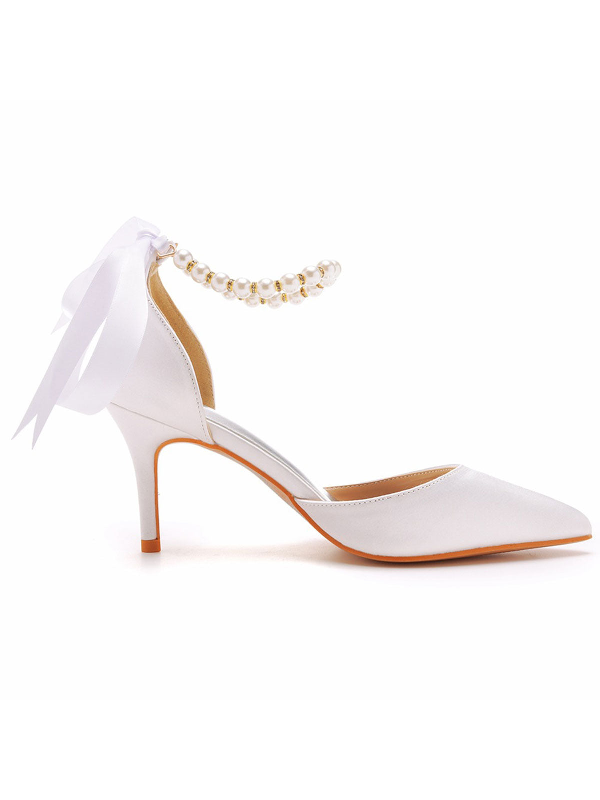 Talons hauts en satin à bout pointu et bride à la cheville avec ruban de perles