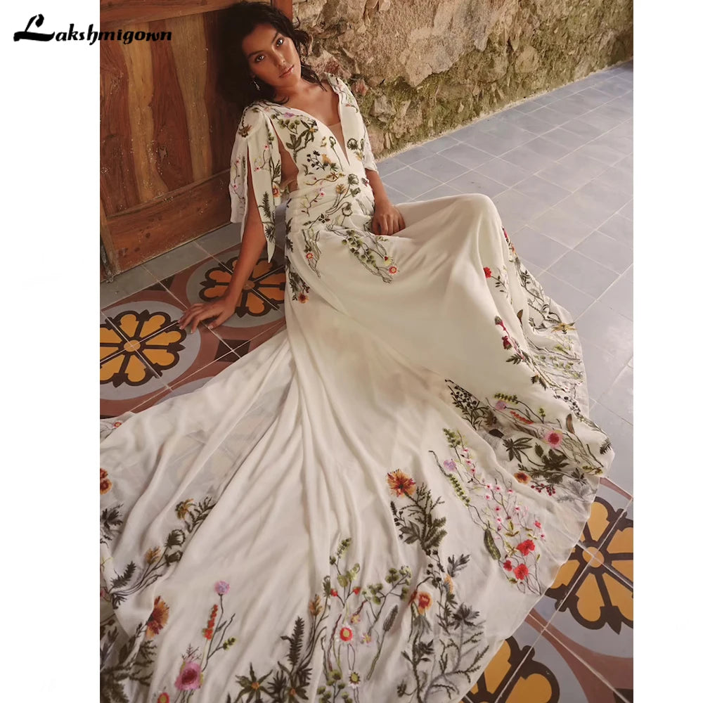 Robe de mariée bohème chic et colorée brodée Roycebridal, sexy, col en V, manches courtes, dos nu, mousseline de soie, plage, bohème