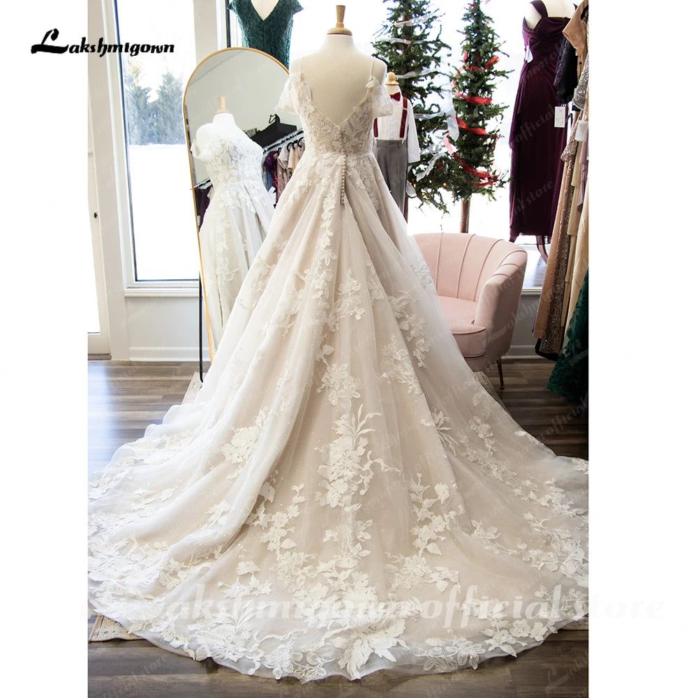 Roycebridal Luxury Lace Appliques Wedding Gown with V Neck Spaghetti Straps Bride Wedding Dress robe de soirée femme