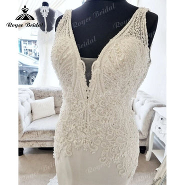Roycebridal Sexy V-Ausschnitt Cut-out Spitzenapplikationen Ärmelloses Meerjungfrau/Trompeten-Brautkleid 2025 Robe Braut Strand Brautkleider für Frauen